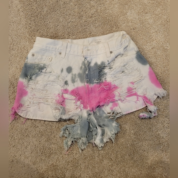 Levi's Women's Tie Dye Jean Shorts - Size Medium - Picture 4 of 4